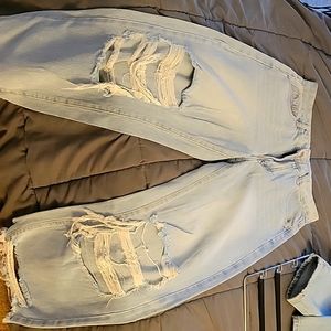 NEW MOM DISTRESS JEANS
